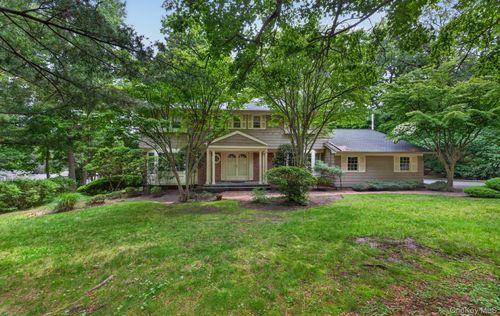 19 Seward Dr, Woodbury, NY, 11797-2608 | Card Image