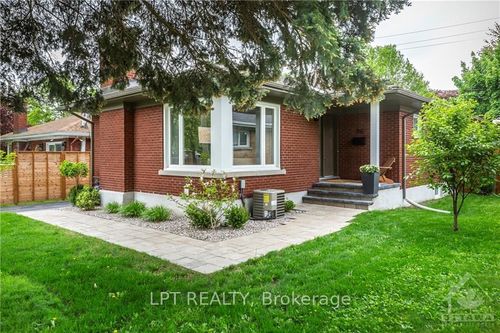 716 Chapman Blvd, Ottawa, ON, K1G1T6 | Card Image