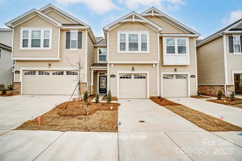 7014 Hodges Meadow Ln, Charlotte, NC, 28213-5182 | Card Image