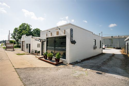 565 Martin Luther King Jr Boulevard, Fayetteville, AR, 72701 | Card Image