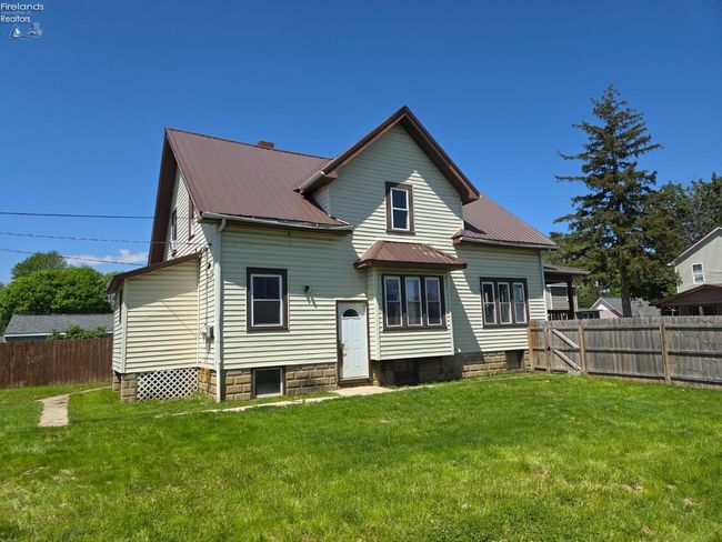 91 1 St Ave, House other with 6 bedrooms, 2 bathrooms and 2 parking in Tiffin OH | Image 4
