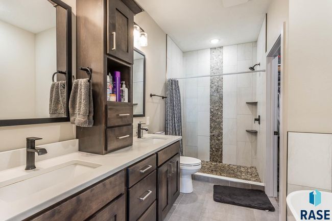 804 Johnson Creek Ct, House other with 3 bedrooms, 2 bathrooms and null parking in Harrisburg SD | Image 20