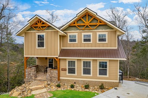 1019 Potters Way, Gatlinburg, TN, 37738-2023 | Card Image