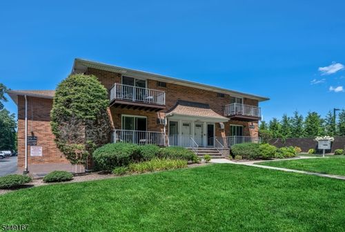 1b-15 Cottage St, Midland Park, NJ, 07432-1900 | Card Image