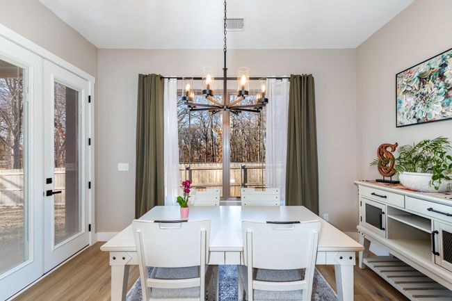 Dining | Image 10