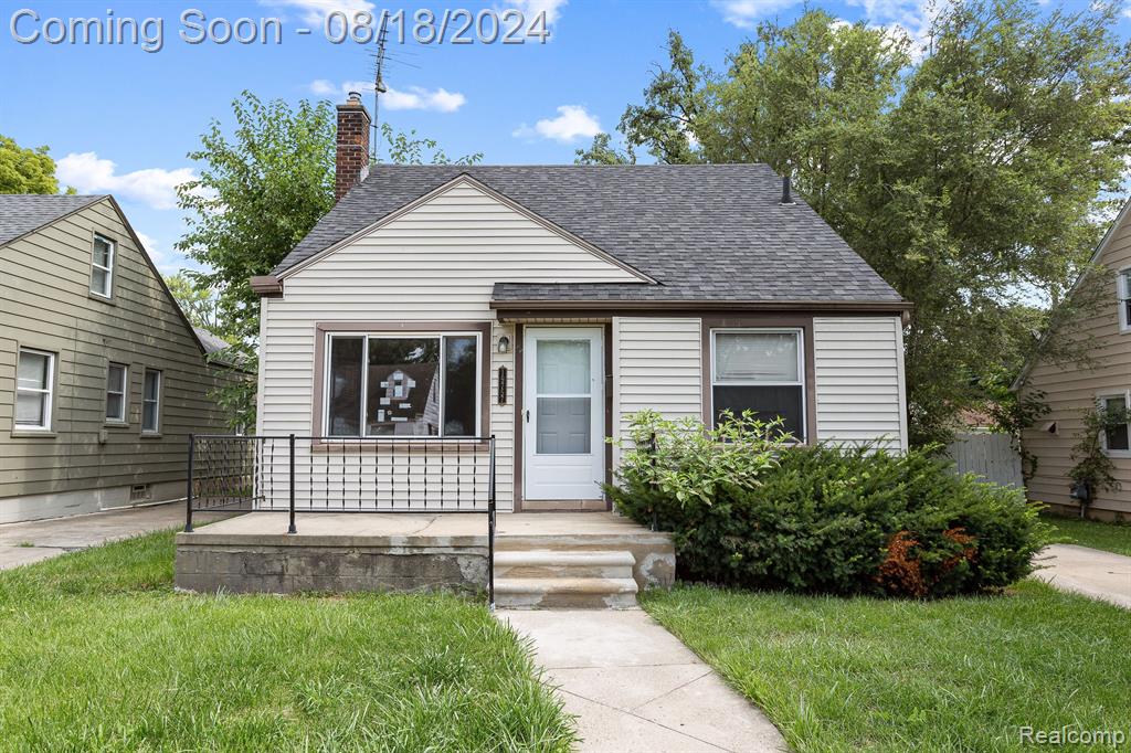 Kingsville St, Harper Woods, MI 48225