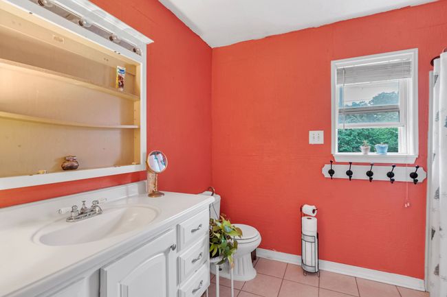 Spacious Full Bath. | Image 12