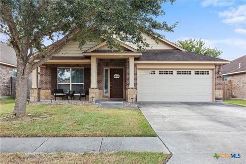 225 Terravista Trl, Victoria, TX, 77904-2816 | Card Image