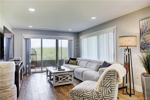 110-10200 Ocean Dr, Jensen Beach, FL, 34957-2564 | Card Image