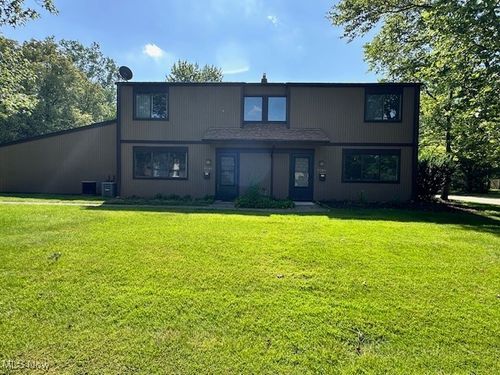 9586 Fernwood Drive, Olmsted Falls, OH, 44138 | Card Image