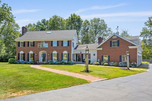 7 Lothrop Cir, Lexington, MA, 02420-2515 | Card Image