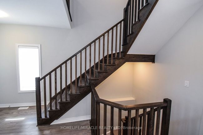 25 Barker Pky, House other with 3 bedrooms, 3 bathrooms and 2 parking in Thorold ON | Image 5