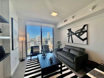 2504 - 227 Ne 2nd St, Condo with 1 bedrooms, 1 bathrooms and null parking in Miami FL | Image 2