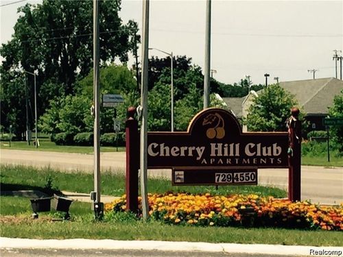 30414 Cherry Hill Rd, Garden City, MI, 48135-1352 | Card Image