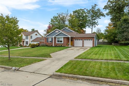 237 Jasper Ln, Medina, OH, 44256-2160 | Card Image