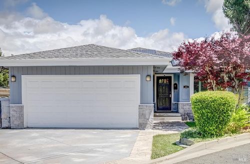 32 Romine Way, Vallejo, CA, 94591-7460 | Card Image