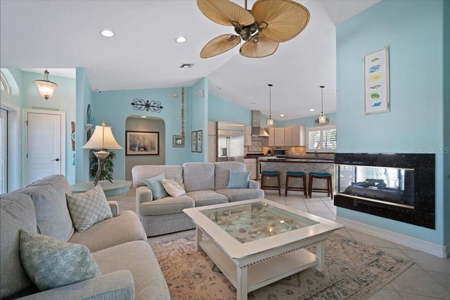 519 74 Th St, House other with 3 bedrooms, 3 bathrooms and null parking in HOLMES BEACH FL | Image 9