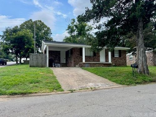 2001 Bledsoe St, Pocahontas, AR, 72455-3008 | Card Image