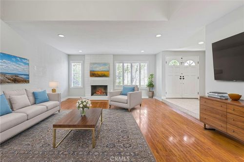 32 Goldenbush, Irvine, CA, 92604-2839 | Card Image