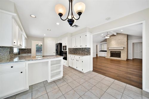 3939 Fawn Creek Dr, Kingwood, TX, 77339-1880 | Card Image