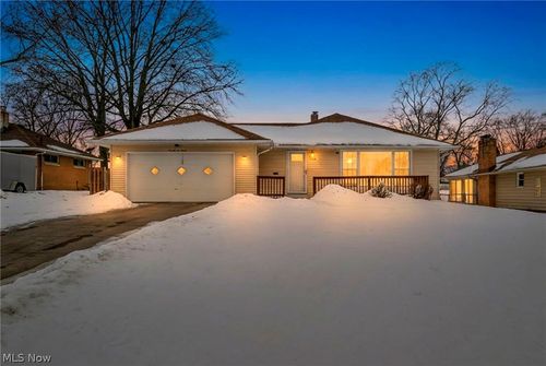 7590 Hoertz Rd, Cleveland, OH, 44134-6462 | Card Image