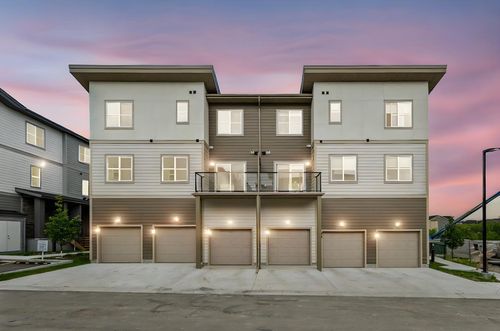 86-2117 81 St Sw, Calgary, AB, T3H3V8 | Card Image