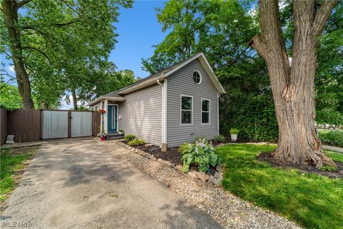 1615 Auburn Ave, Cleveland, OH, 44113-5101 | Card Image