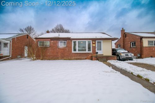 216 Helen St, Garden City, MI, 48135-4107 | Card Image