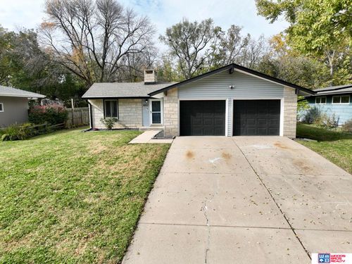 4027 Teri Ln, Lincoln, NE, 68502-5952 | Card Image