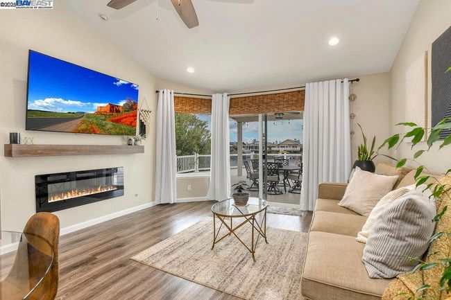 1864 Dune Point Way, House other with 3 bedrooms, 2 bathrooms and 2 parking in Discovery Bay CA | Image 17