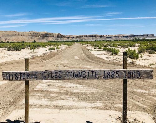 27 S Caineville Rd, Torrey, UT, 84775 | Card Image