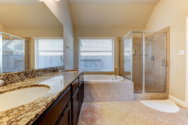 2407 Lost Bridge Ln, House other with 4 bedrooms, 2 bathrooms and 2 parking in Pearland TX | Image 19