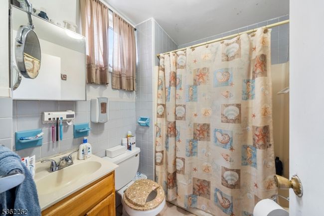 639 N 8 Th St, Home with 6 bedrooms, 3 bathrooms and null parking in Newark NJ | Image 16