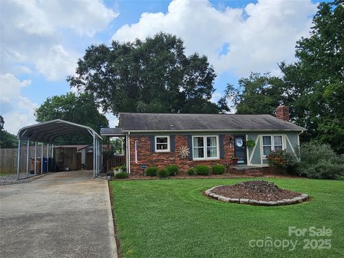 818 S Laurel St, Lincolnton, NC, 28092-3641 | Card Image
