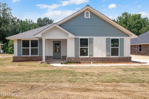 4201 Olivia Cir W, Olive Branch, MS, 38654 | Card Image