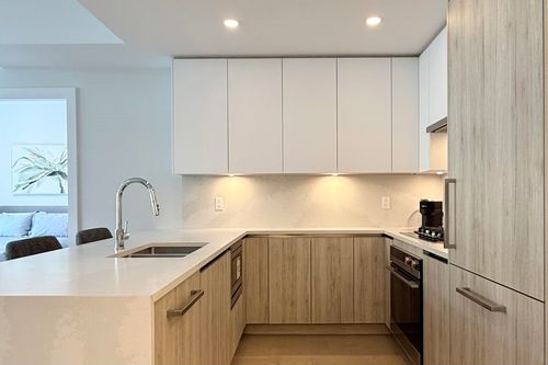 2-bdrm-423 6th St, West Vancouver, BC, V7T0A1 | Card Image