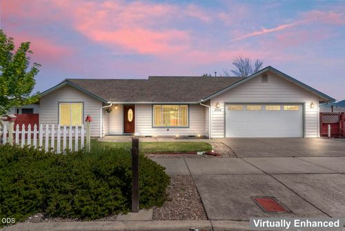 2550 Sw Elmer Nelson Lane, Grants Pass, OR, 97527 | Card Image