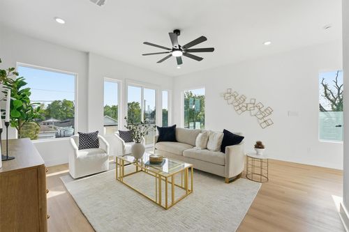 b-3103 Lelia St, Houston, TX, 77026-5620 | Card Image