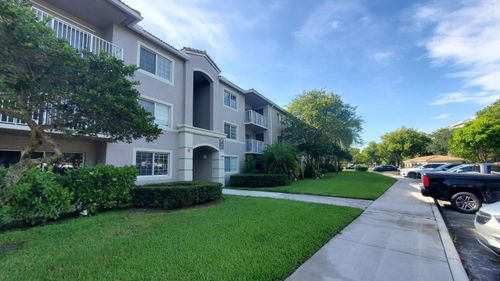 104-5011 Wiles Rd, Coconut Creek, FL, 33073-4203 | Card Image