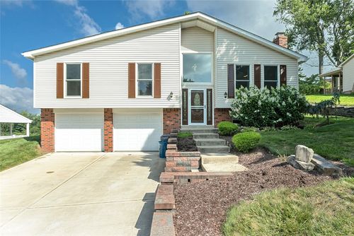 555 Monticello Dr, Delmont, PA, 15626-1375 | Card Image