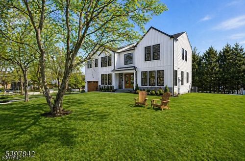 32 Felch Rd, Florham Park, NJ, 07932-2158 | Card Image