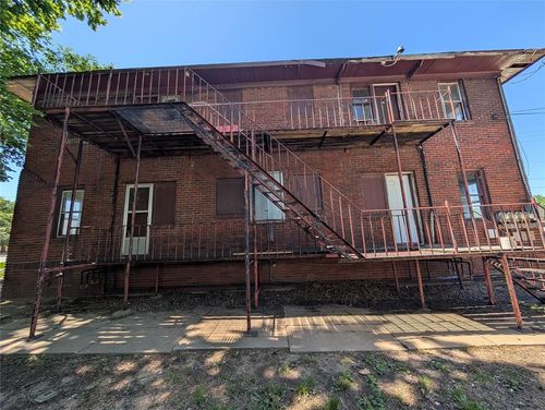 101 N 7th St, Ponca City, OK, 74601-4553 | Card Image