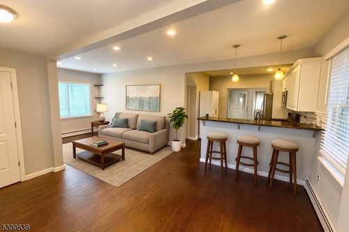 11 Garfield Rd, Parsippany, NJ, 07054-3916 | Card Image