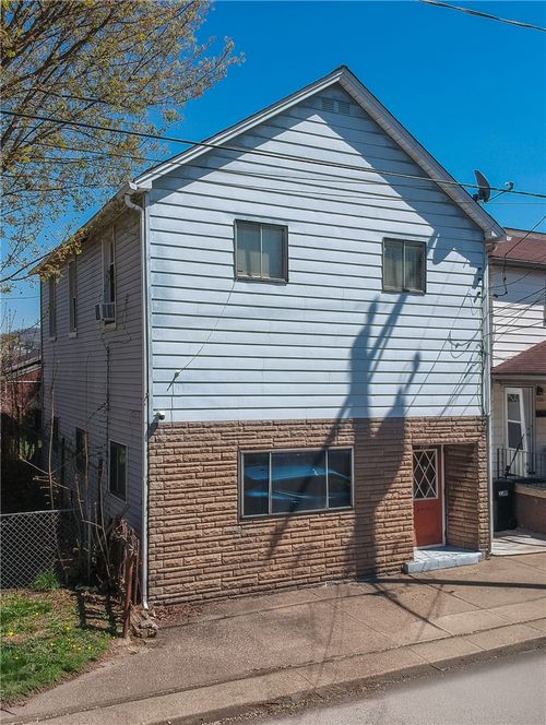 330 Beaver Ave, Aliquippa, PA, 15001-2435 | Card Image