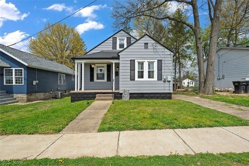 515 Taylor St, Zanesville, OH, 43701-1914 | Card Image