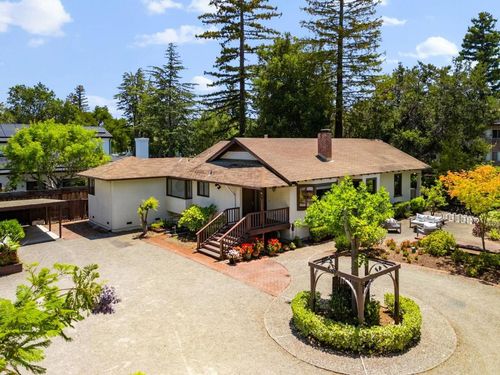 17 Oak St, Los Altos, CA, 94022-2267 | Card Image