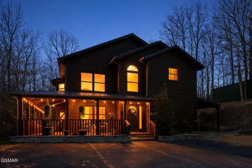 2489 Upper Middle Creek Rd, Sevierville, TN, 37876-7611 | Card Image