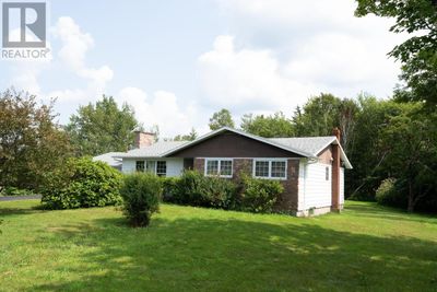 14 Tower Hts, House other with 7 bedrooms, 4 bathrooms and null parking in Sydney NS | Image 2