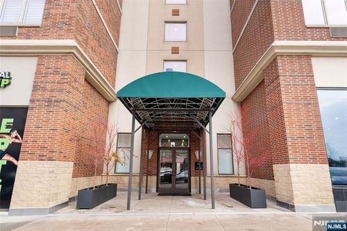 2201 City Pl, Edgewater, NJ, 07020-3139 | Card Image