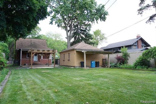 700 Morley Ct, Dearborn, MI, 48124-2100 | Card Image